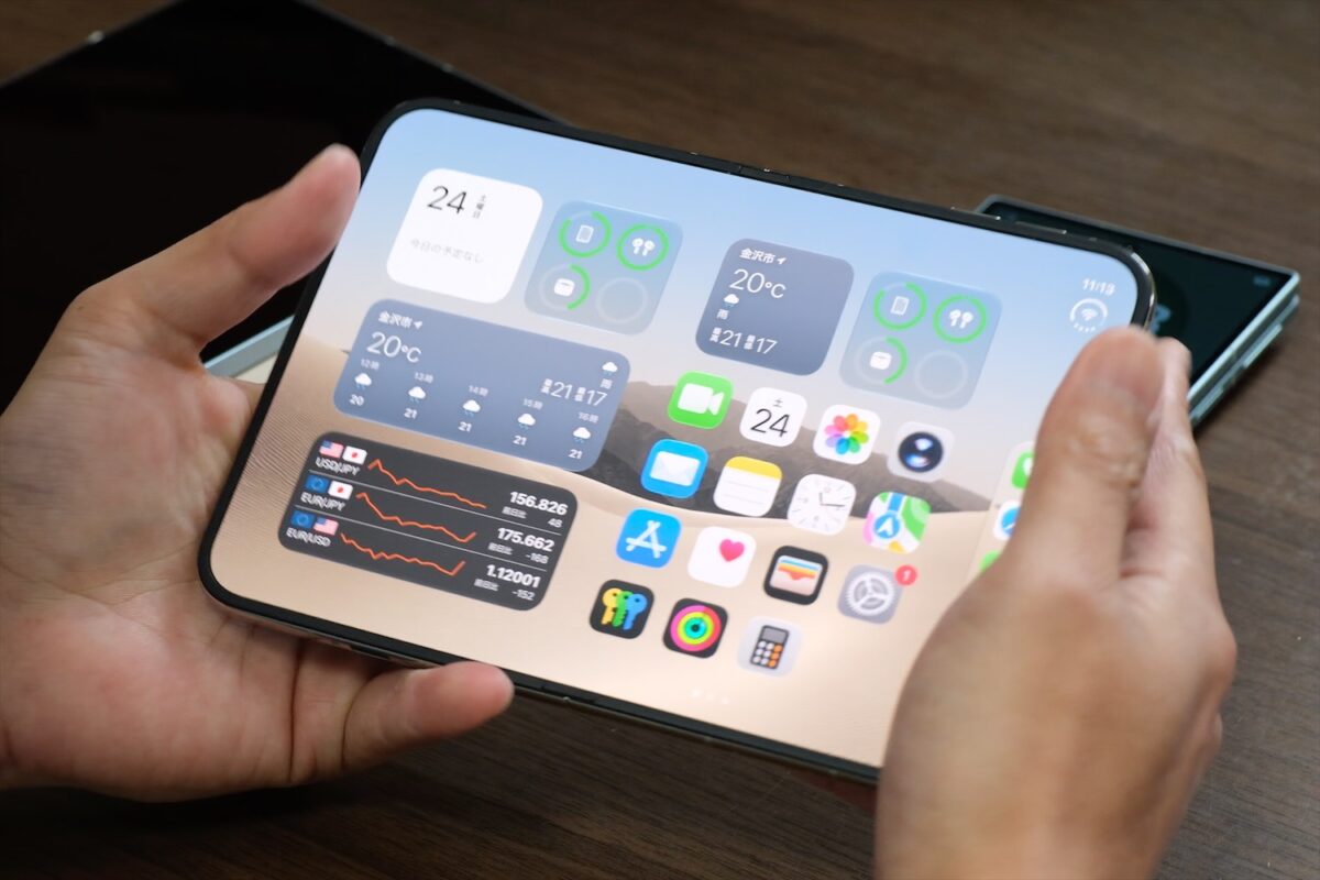 iPhone Duo インナーディスプレイ パンチホールなし