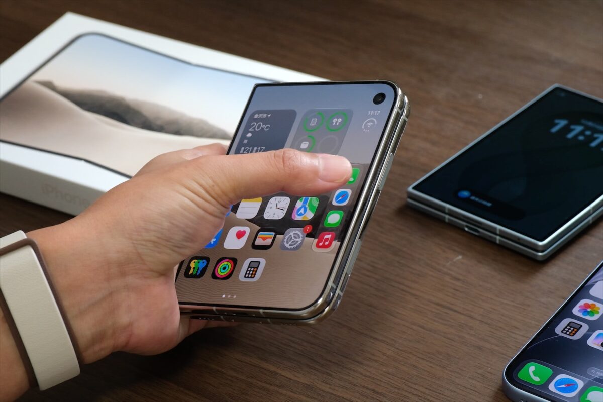iPhone Duo 左手操作 Dockが遠い