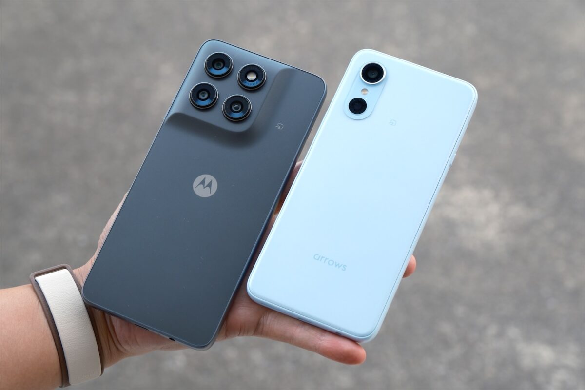 moto g37 arrows We3 背面 比較
