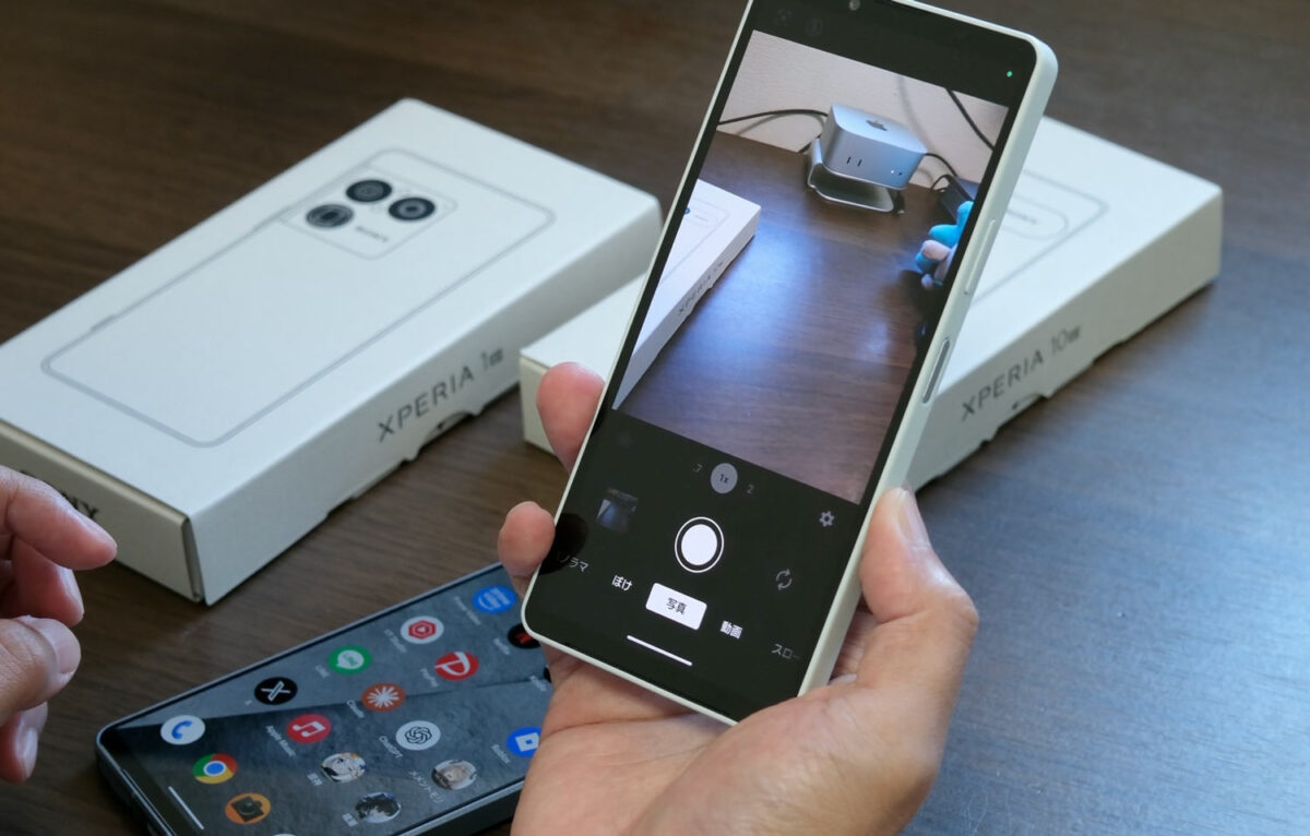 Xperia 10 VIII シャッターボタン 縦持ち